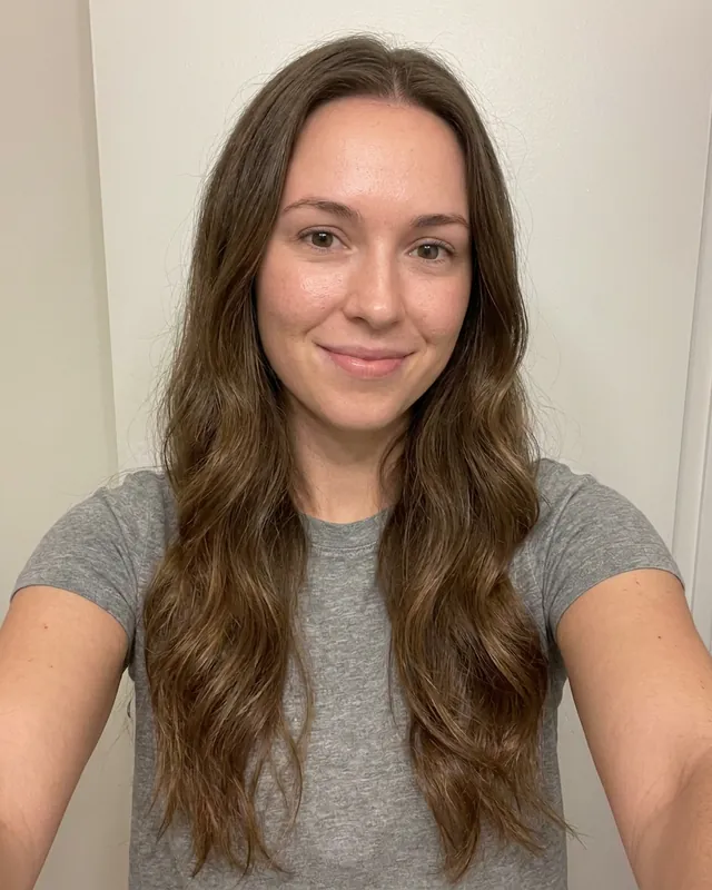 Selfie original, femeie (exemplu)